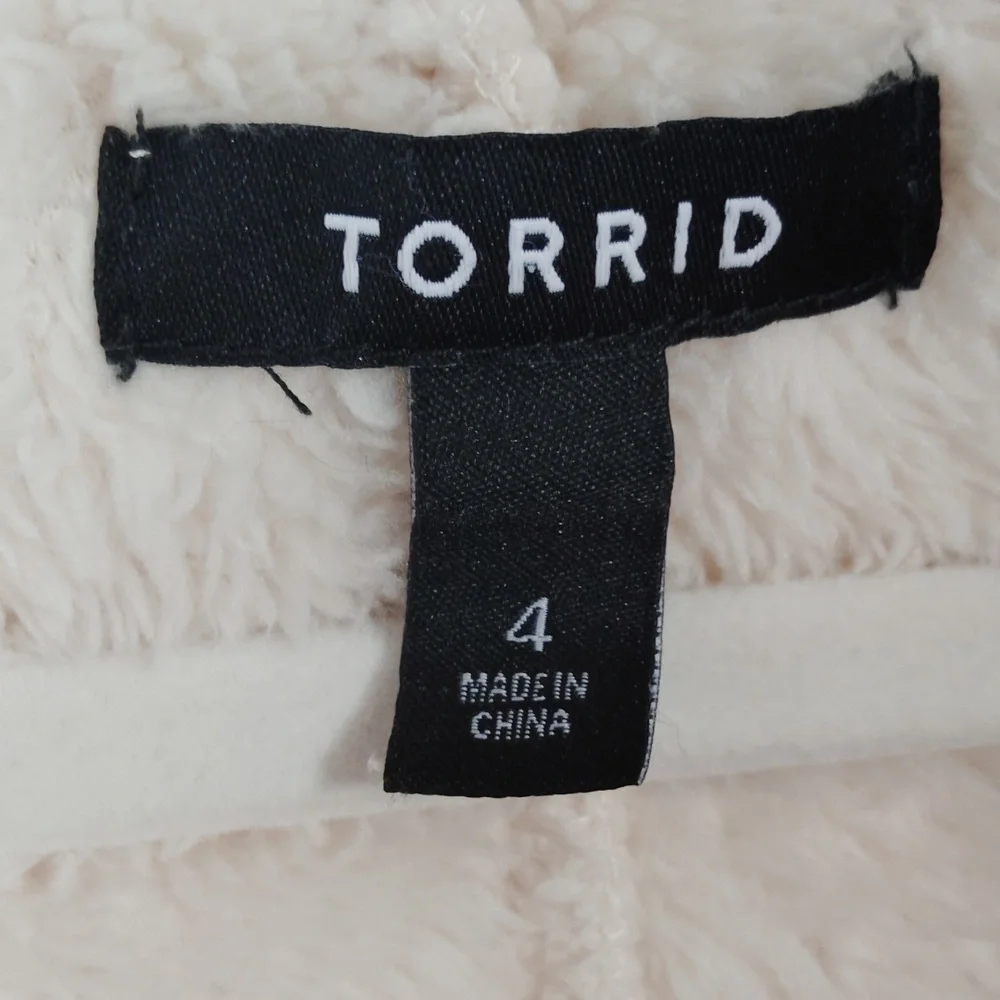 Torrid Varsity Fuax Fur Hooded Bomber Jacket In Cream Cabincore Size 4